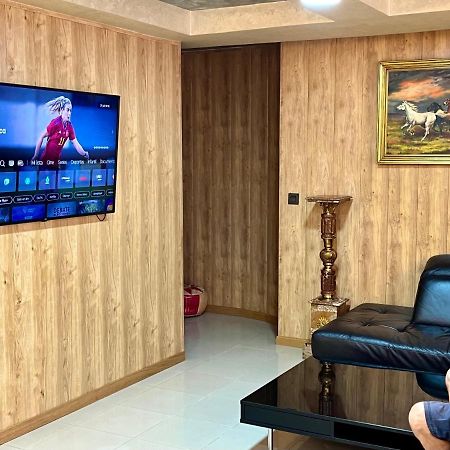 Velvet Hostel Мадрид Екстериор снимка