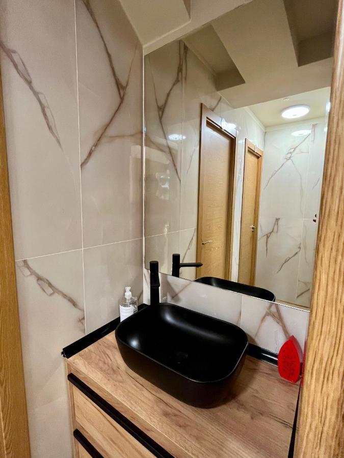 Velvet Hostel Мадрид Екстериор снимка