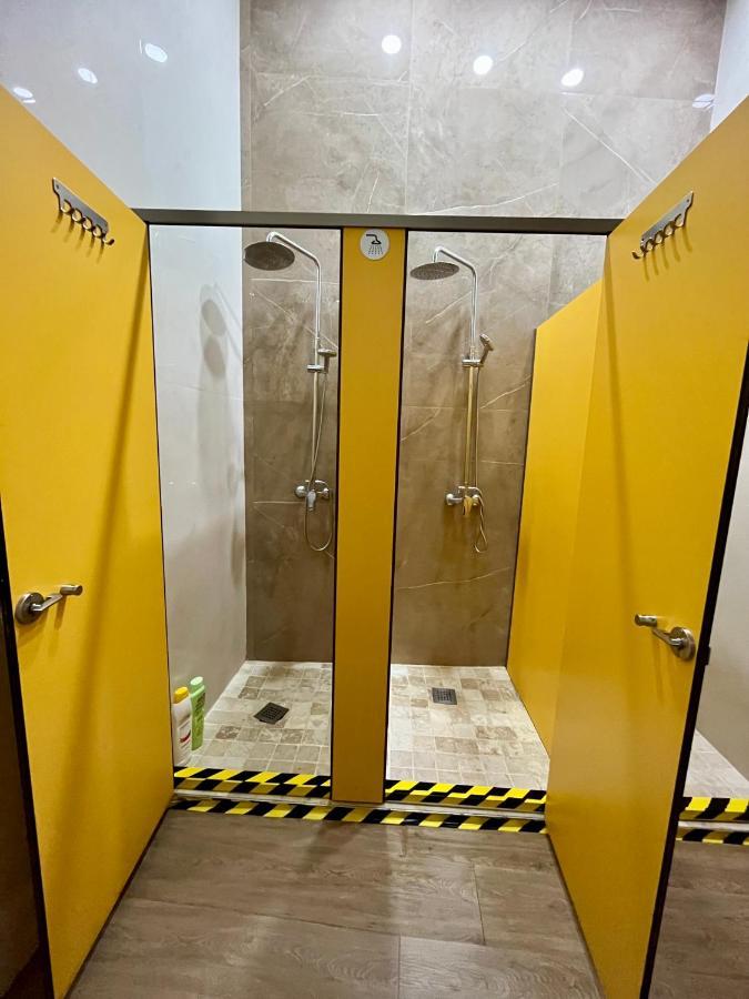 Velvet Hostel Мадрид Екстериор снимка