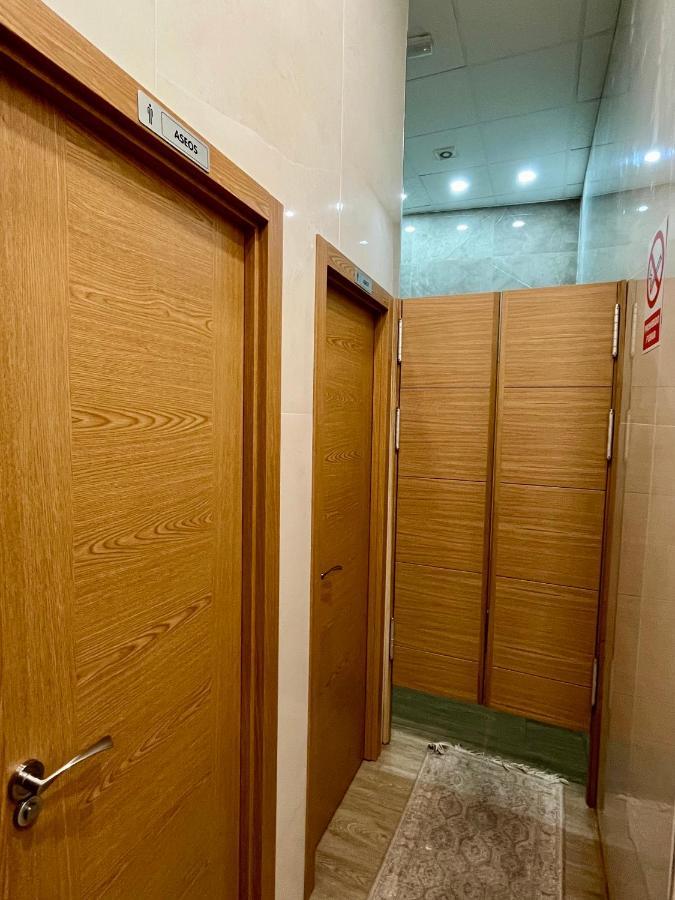 Velvet Hostel Мадрид Екстериор снимка