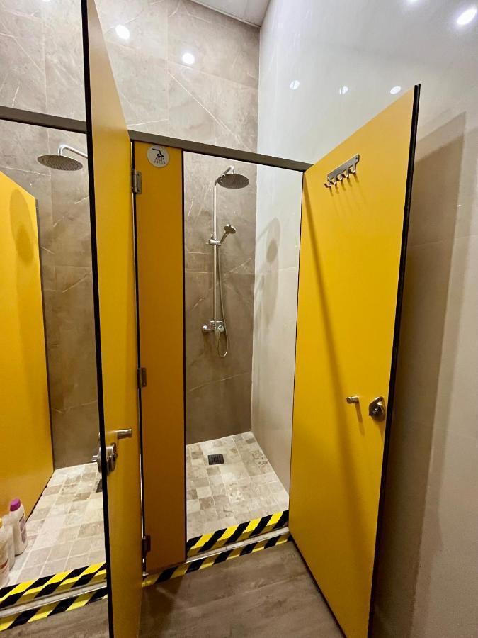 Velvet Hostel Мадрид Екстериор снимка