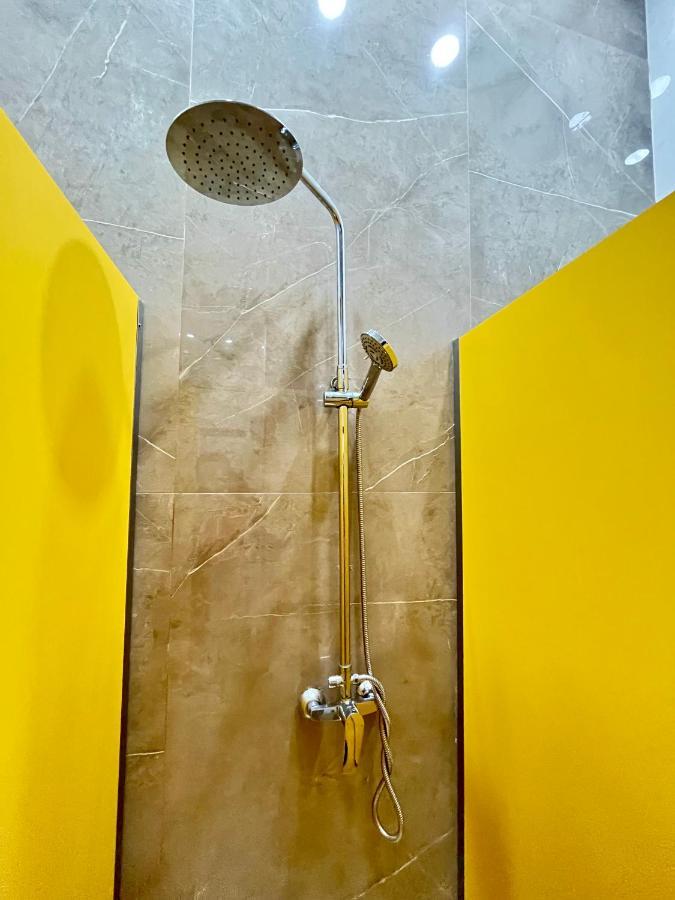Velvet Hostel Мадрид Екстериор снимка