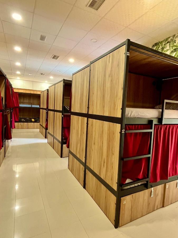 Velvet Hostel Мадрид Екстериор снимка