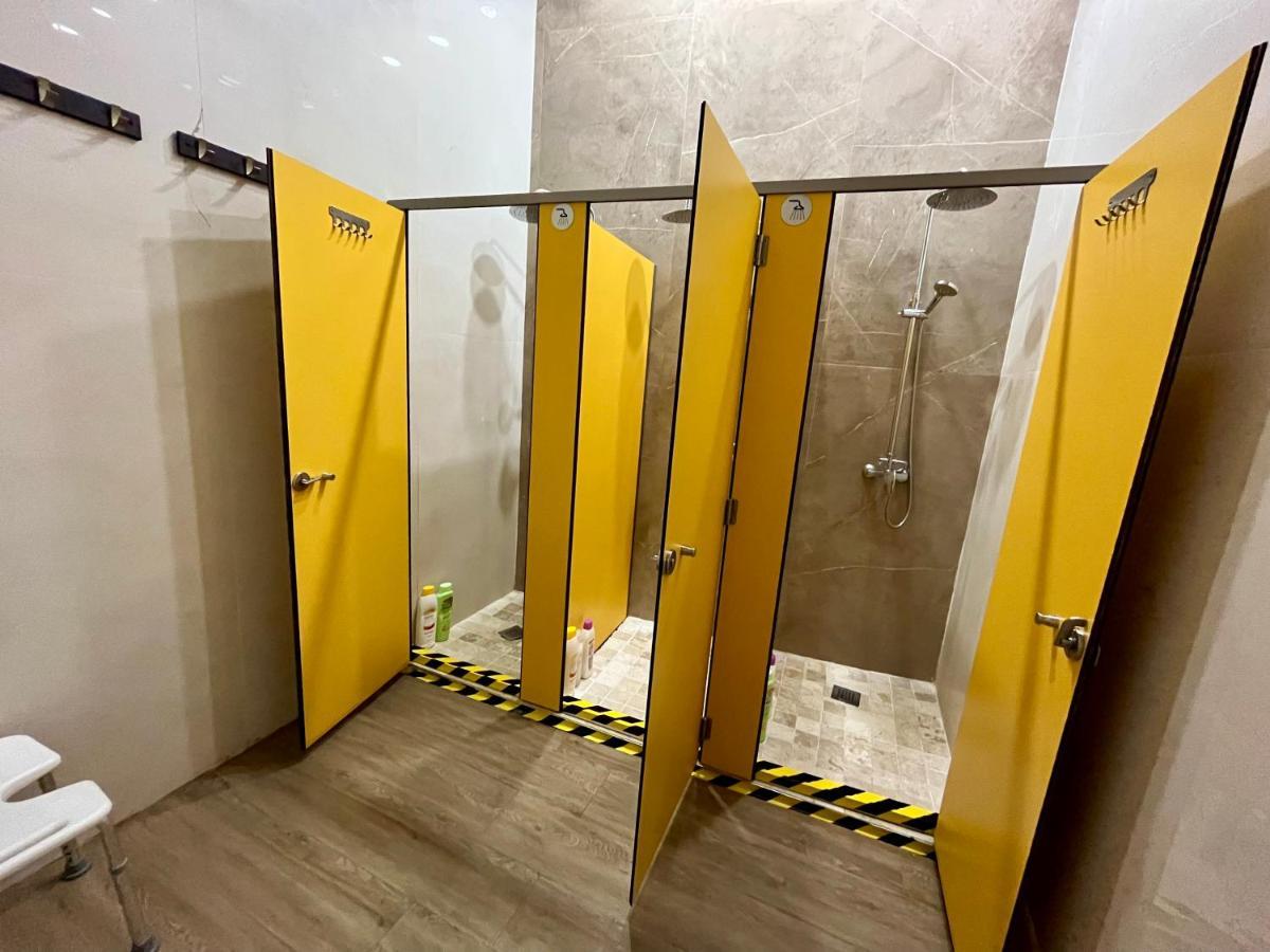 Velvet Hostel Мадрид Екстериор снимка