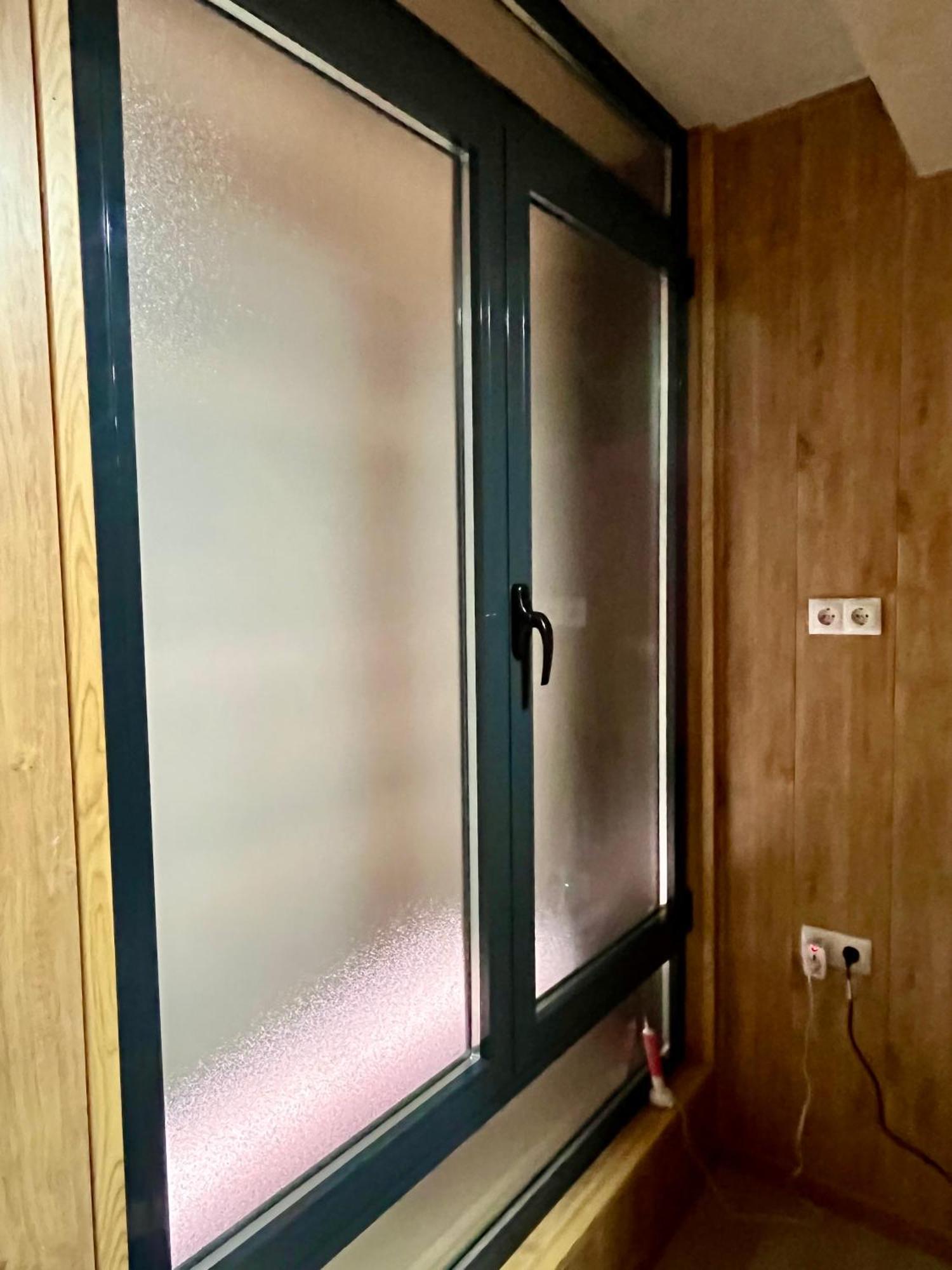 Velvet Hostel Мадрид Екстериор снимка