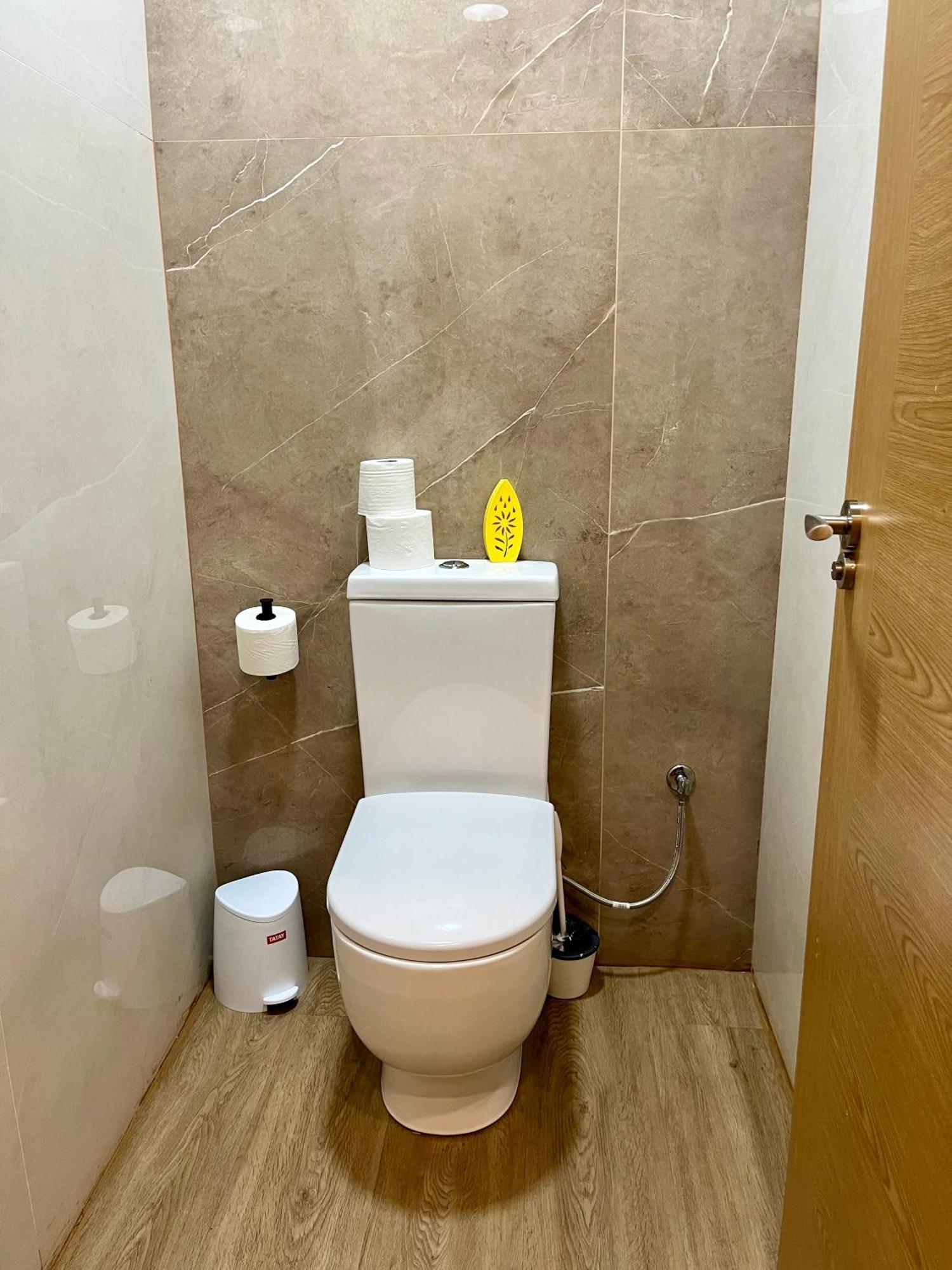 Velvet Hostel Мадрид Екстериор снимка