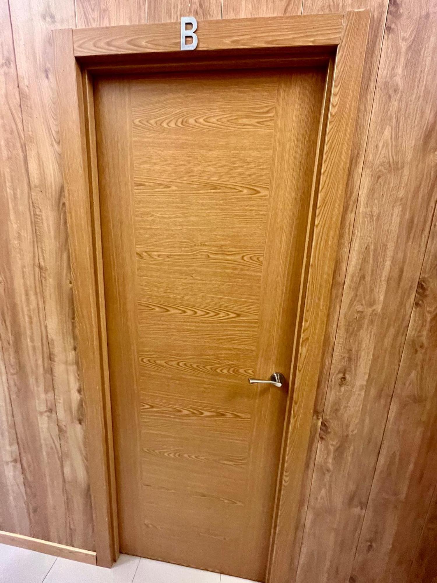 Velvet Hostel Мадрид Екстериор снимка