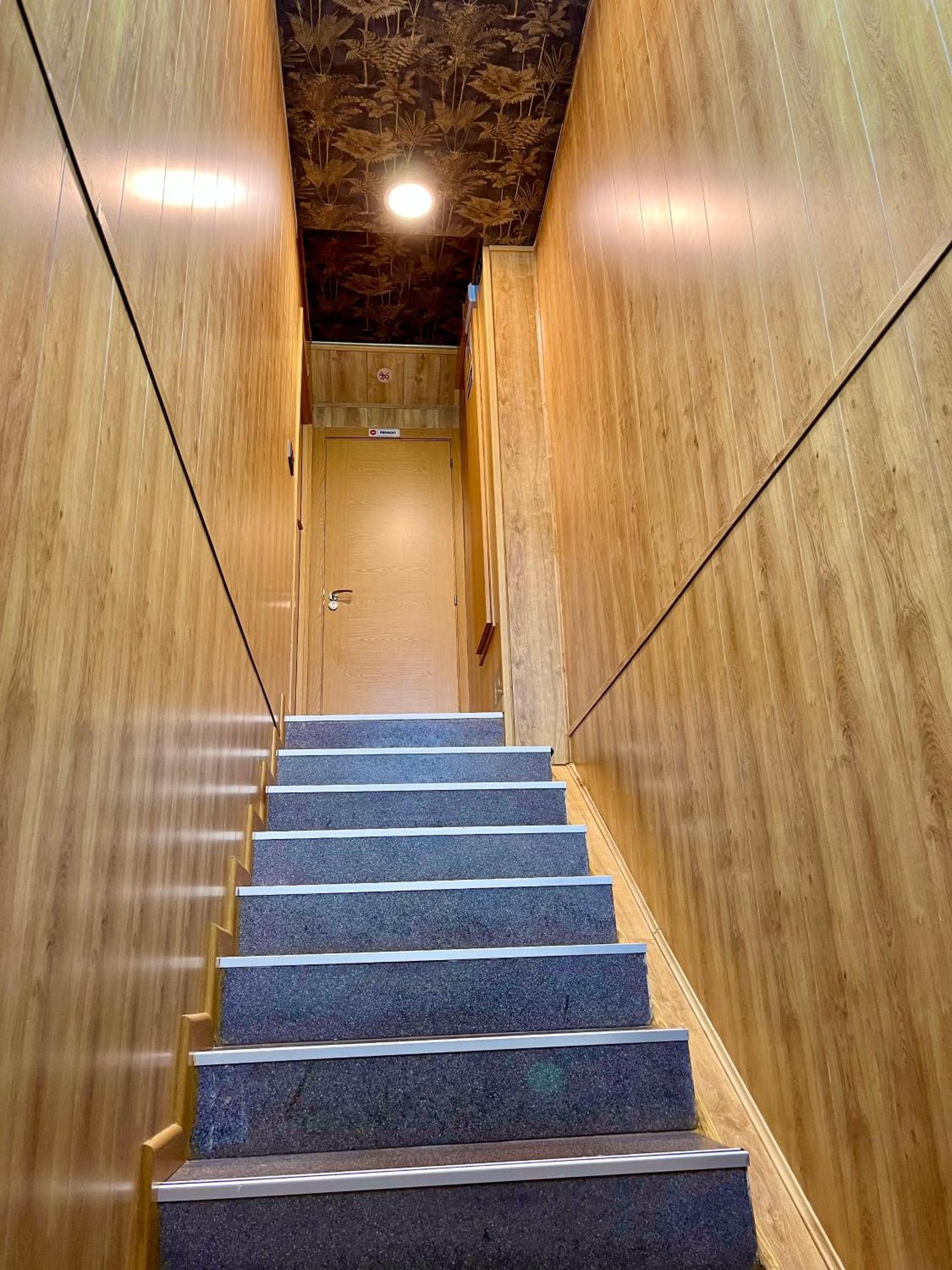 Velvet Hostel Мадрид Екстериор снимка